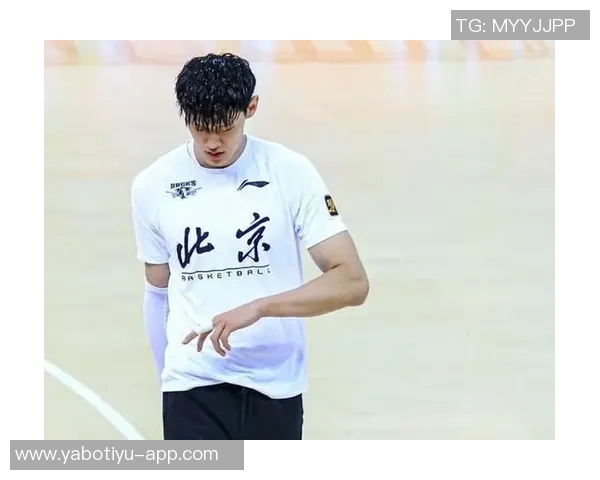 曾凡博连续两场未能得分双向合同留在NBA前景堪忧 曾凡博连续两场未能得分双向合同留在NBA前景堪忧