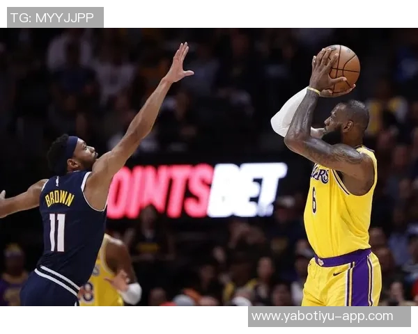 詹姆斯今日助攻12次距离超越基德仅差495次本赛季有望达成目标