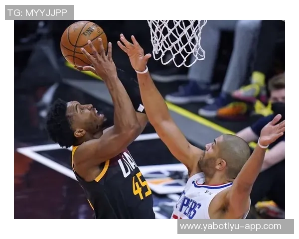 米切尔：球队逐步完善攻防体系本场比赛本有机会赢得胜利