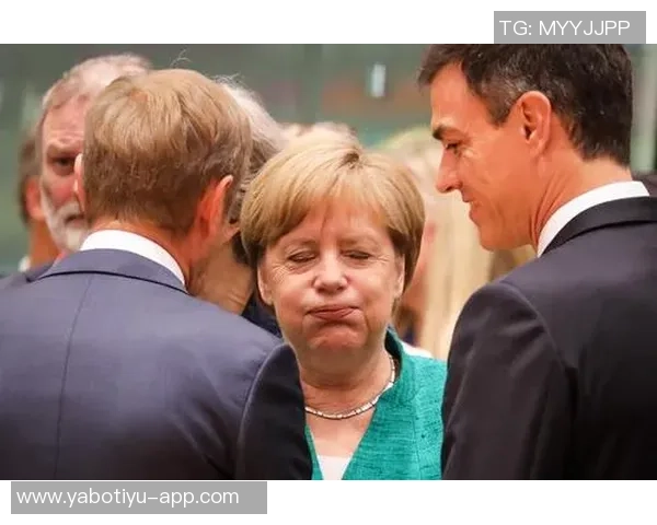 今日趣图：斯洛特巧妙安排小队出战主力难敌的幽默瞬间