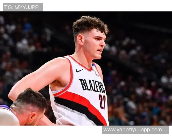 克林根在比赛中受伤手臂不适开拓者媒体人希望只是轻伤无大碍